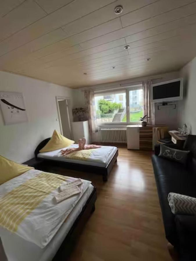 Zimmer In Koeln Exteriör bild