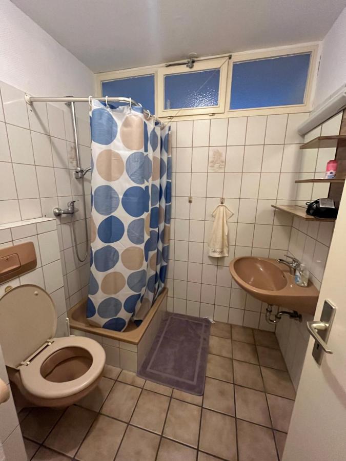 Zimmer In Koeln Exteriör bild